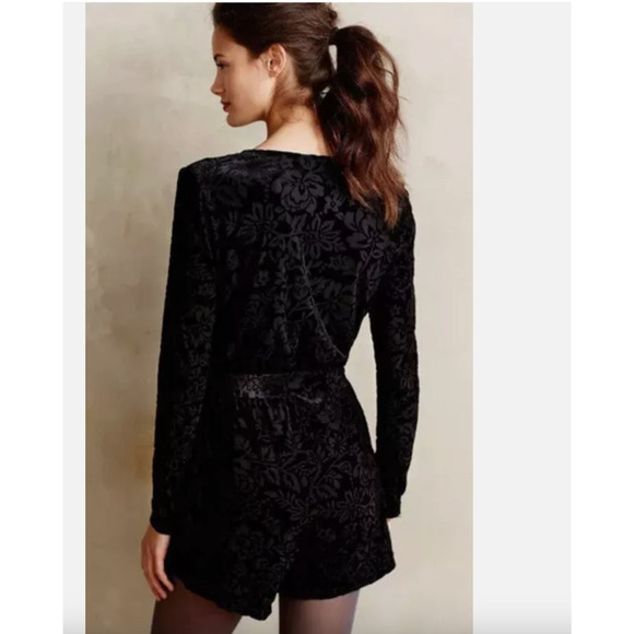 Anthropologie Saylor The Rebecca Velvet BurntoutFloral Belted V-neck Romper SZ S - Picture 2 of 8